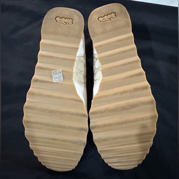 Like new – authentic coach athletic shoes, white size 9 - Picture 9 of 10